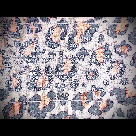 VS plunge bra EUC - Picture 3 of 8